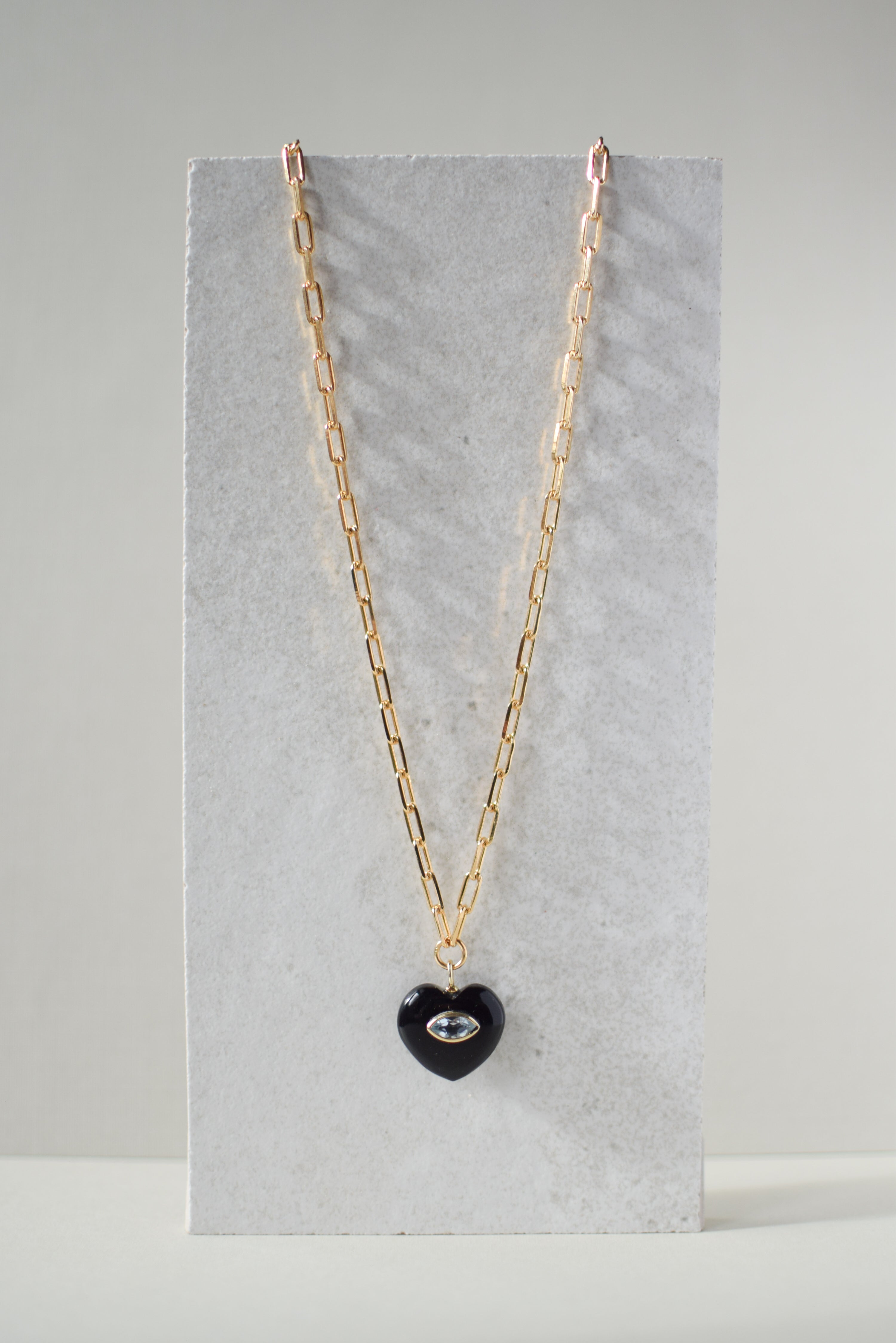 EVIL EYE HEART NECKLACE - ONYX