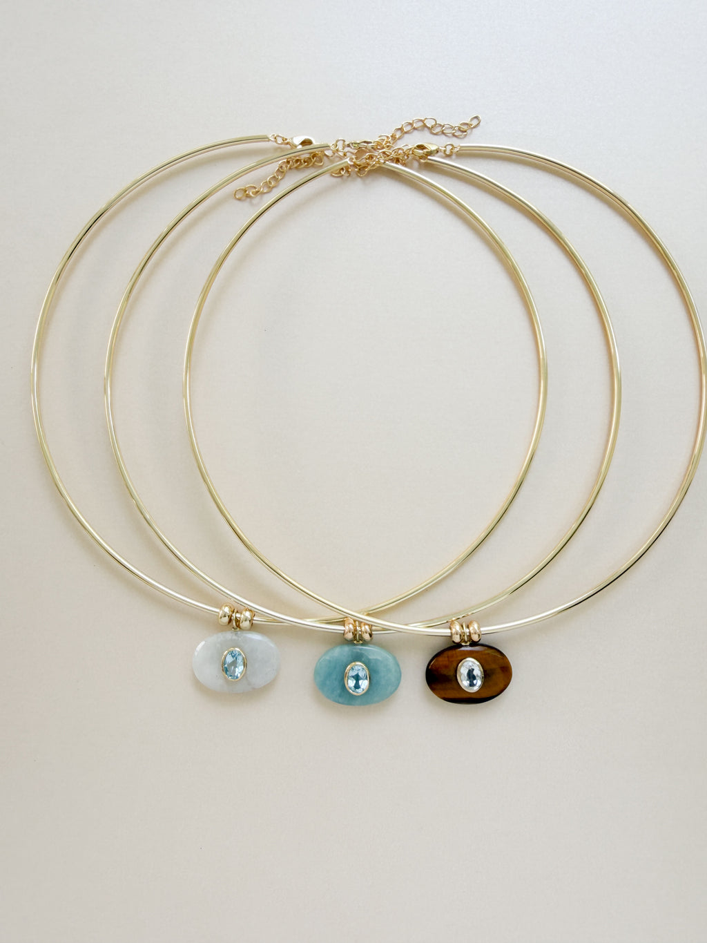 HALO COLLAR NECKLACE