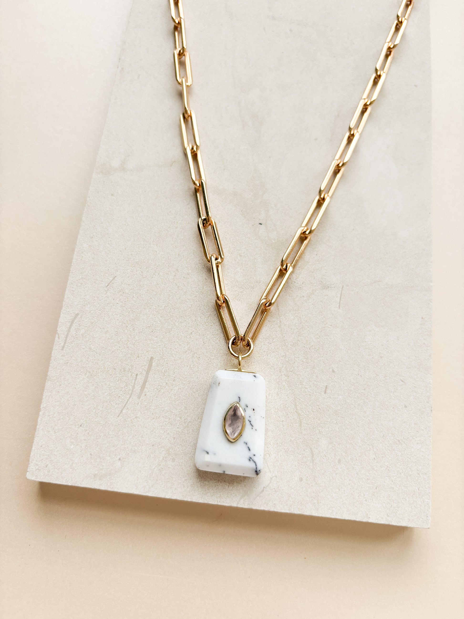 OPELLA NECKLACE