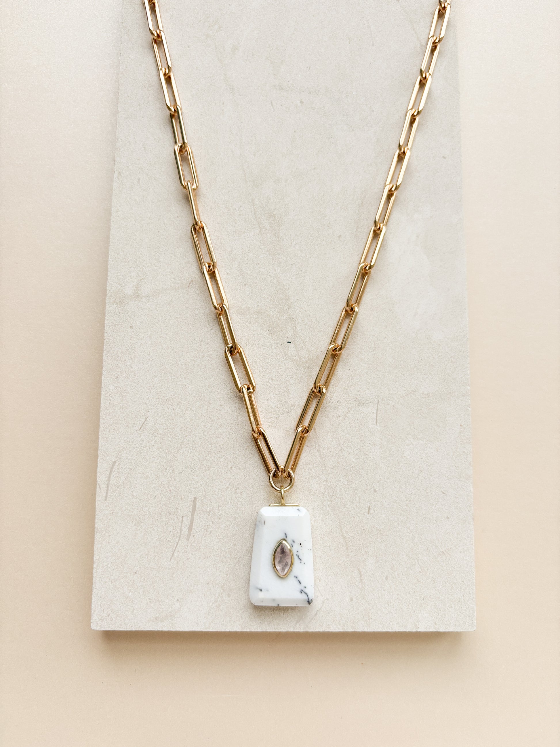 OPELLA NECKLACE