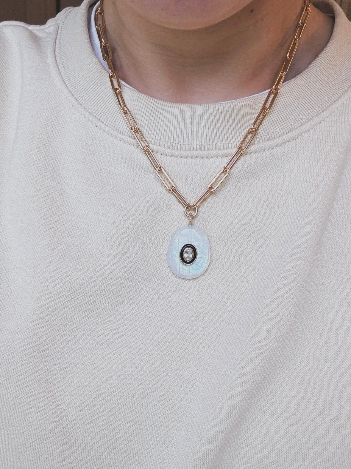 The ICON Pendant Necklace / RAINBOW MOONSTONE