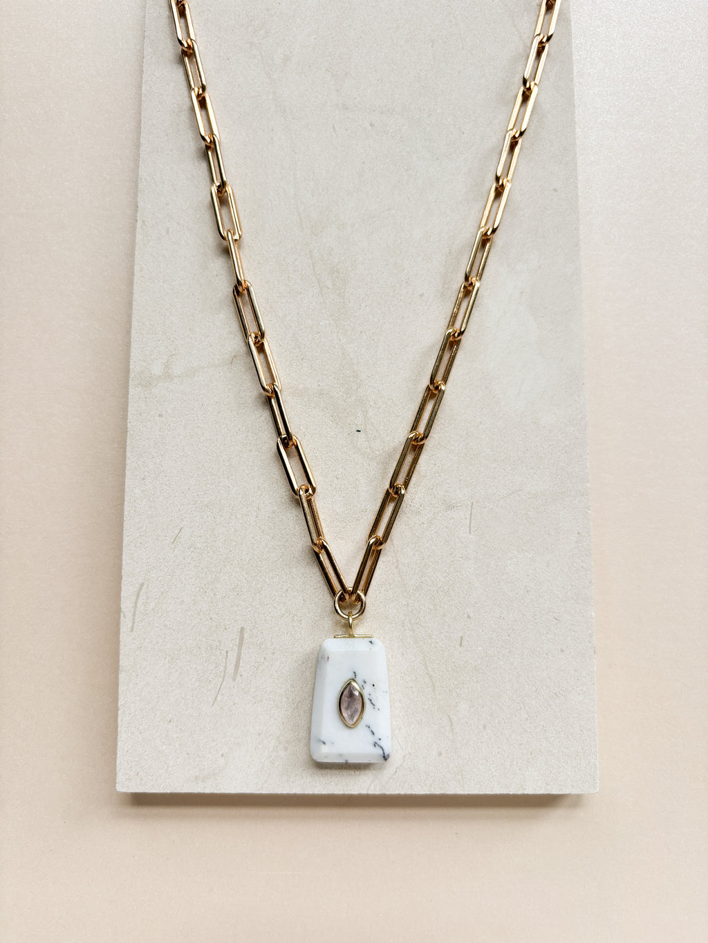 OPELLA NECKLACE
