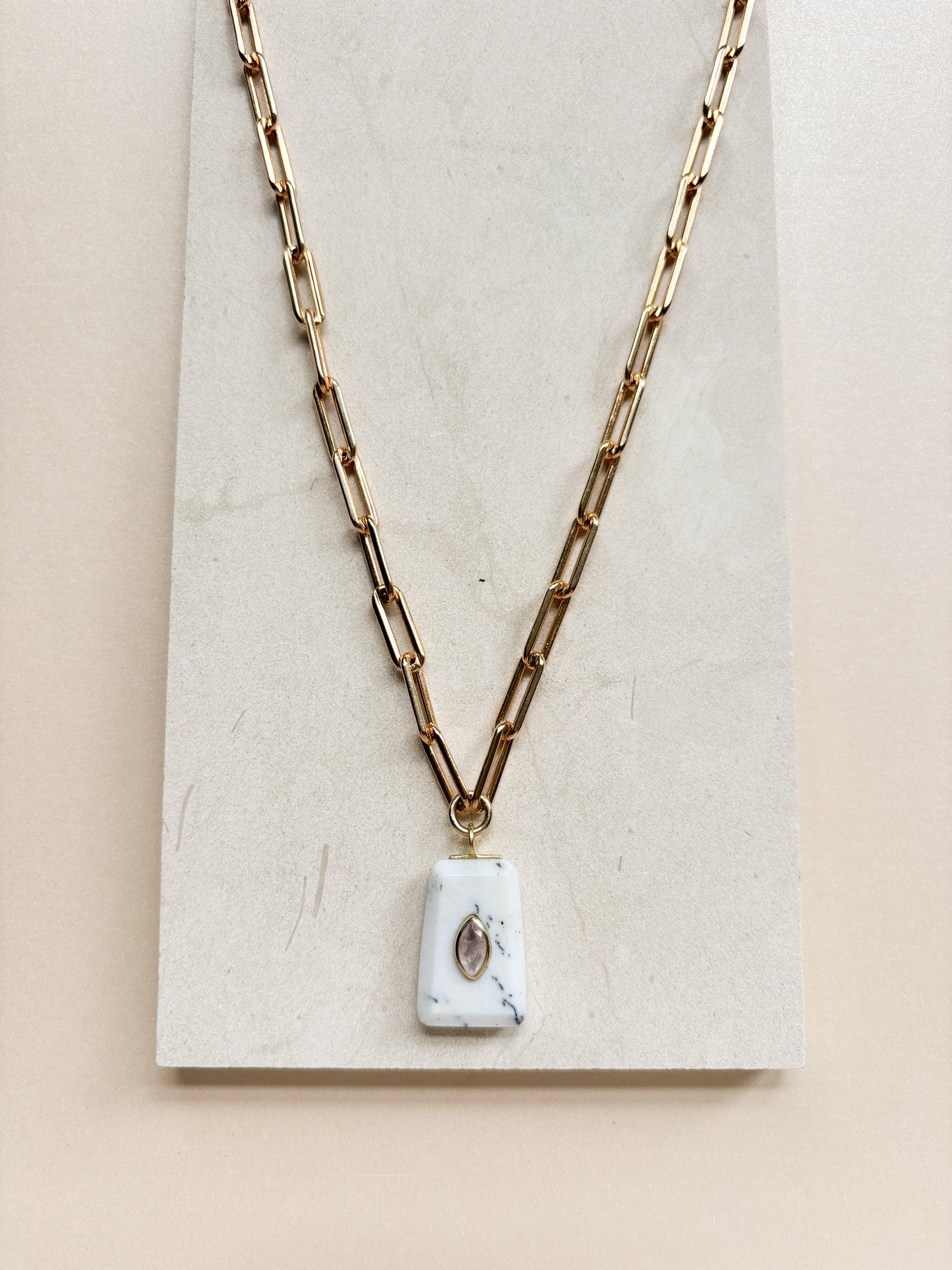 OPELLA NECKLACE