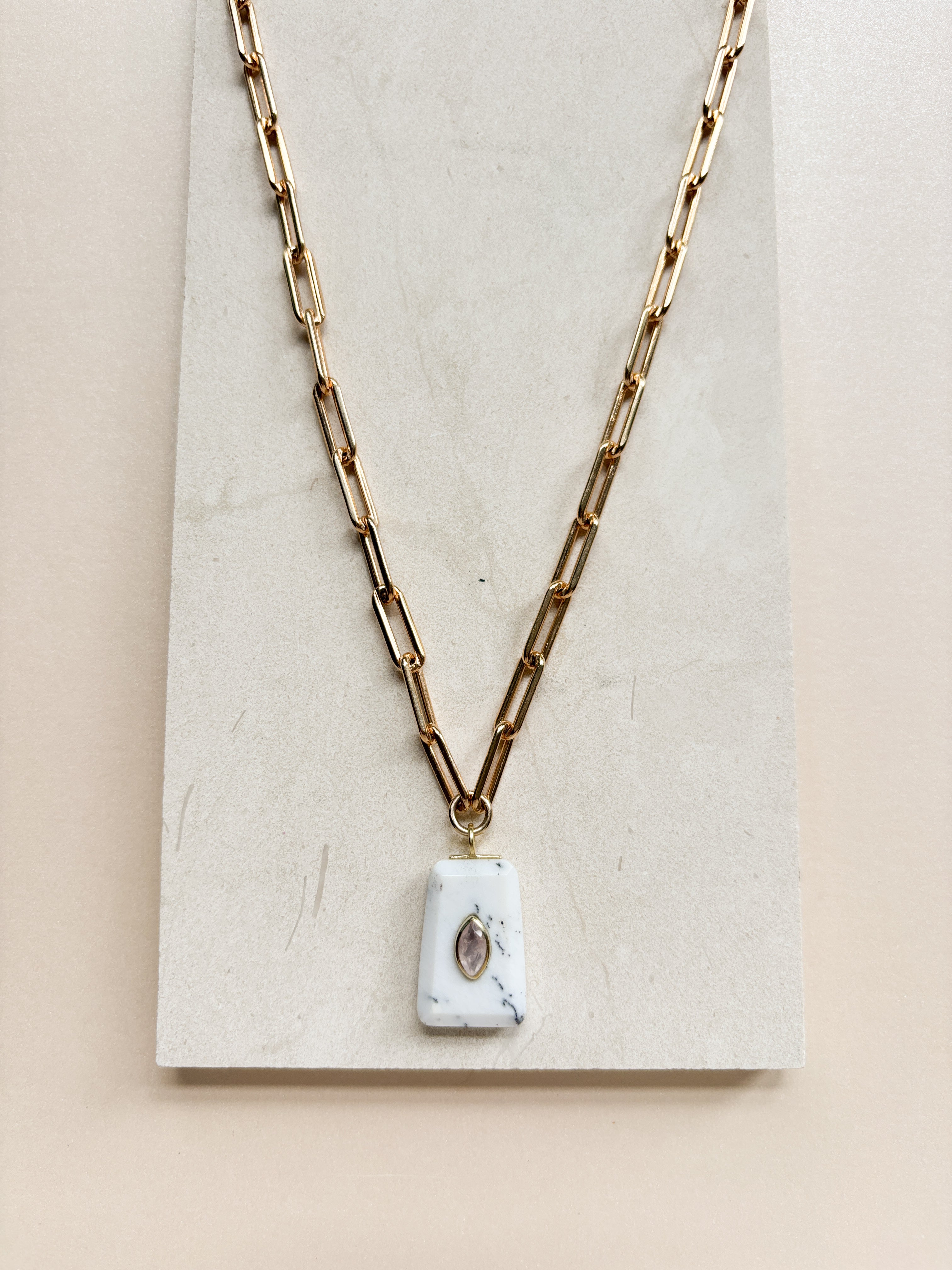 OPELLA NECKLACE