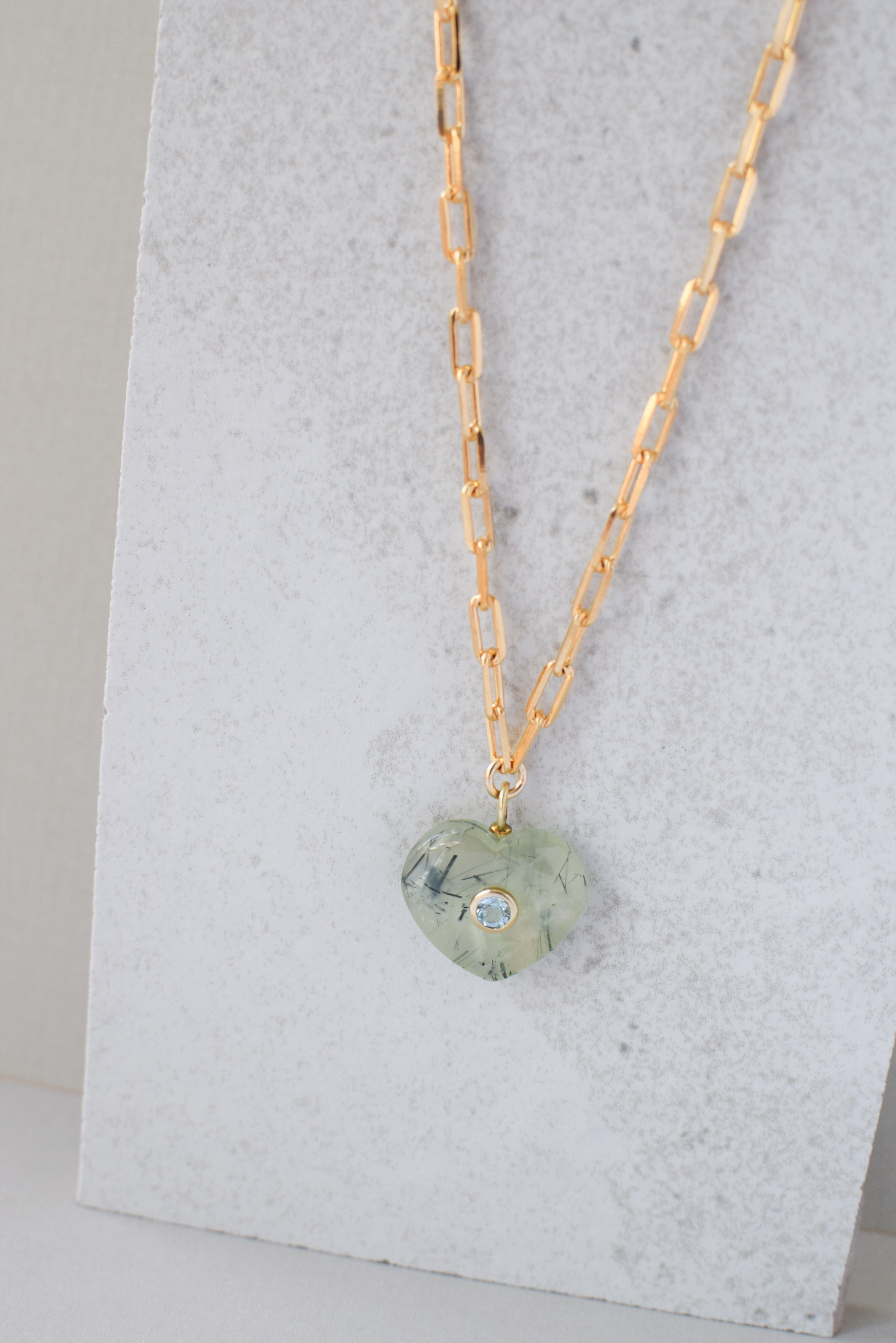 HEART PENDANT NECKLACE / PREHNITE