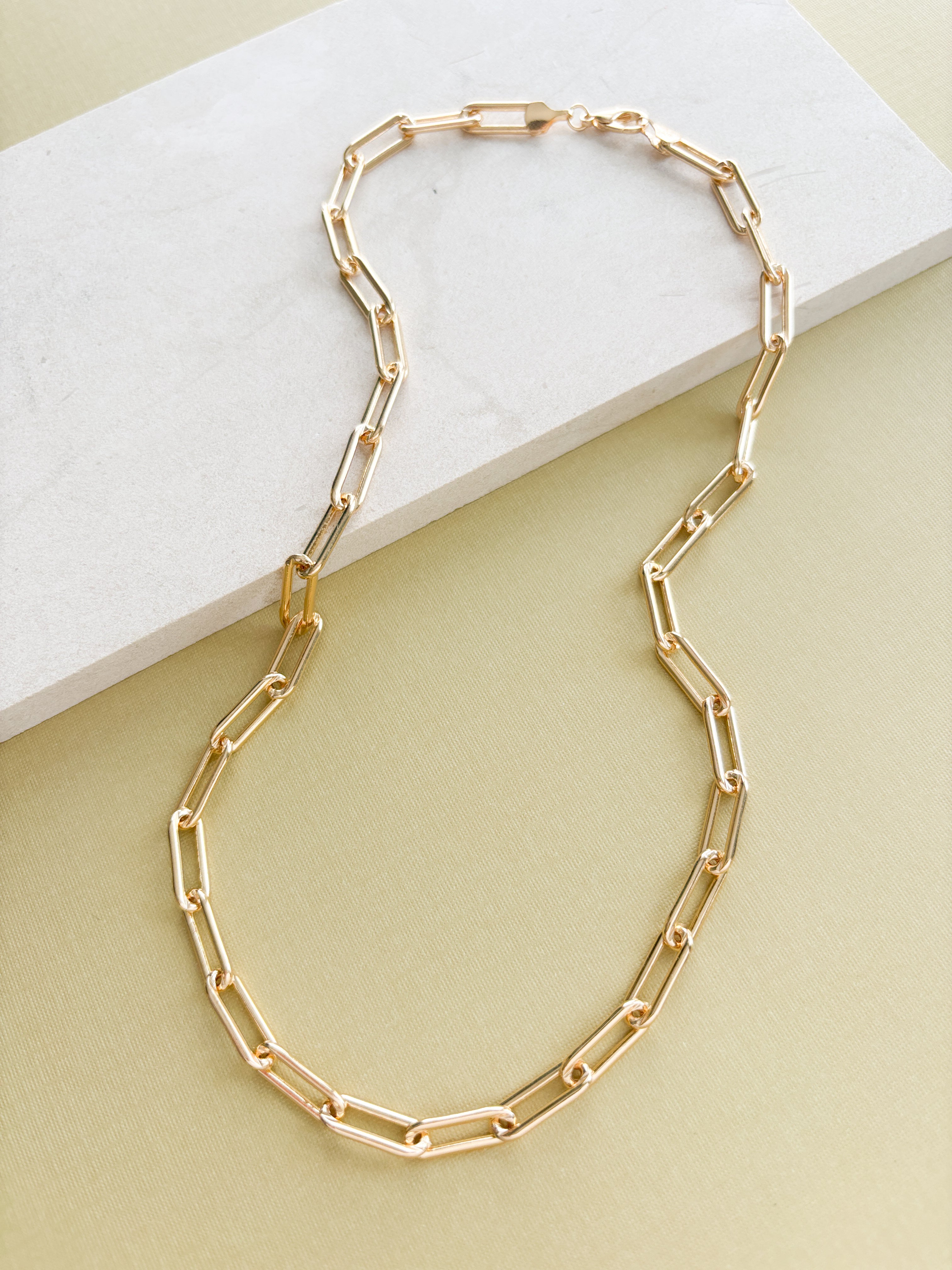 BOLD PAPERCLIP NECKLACE
