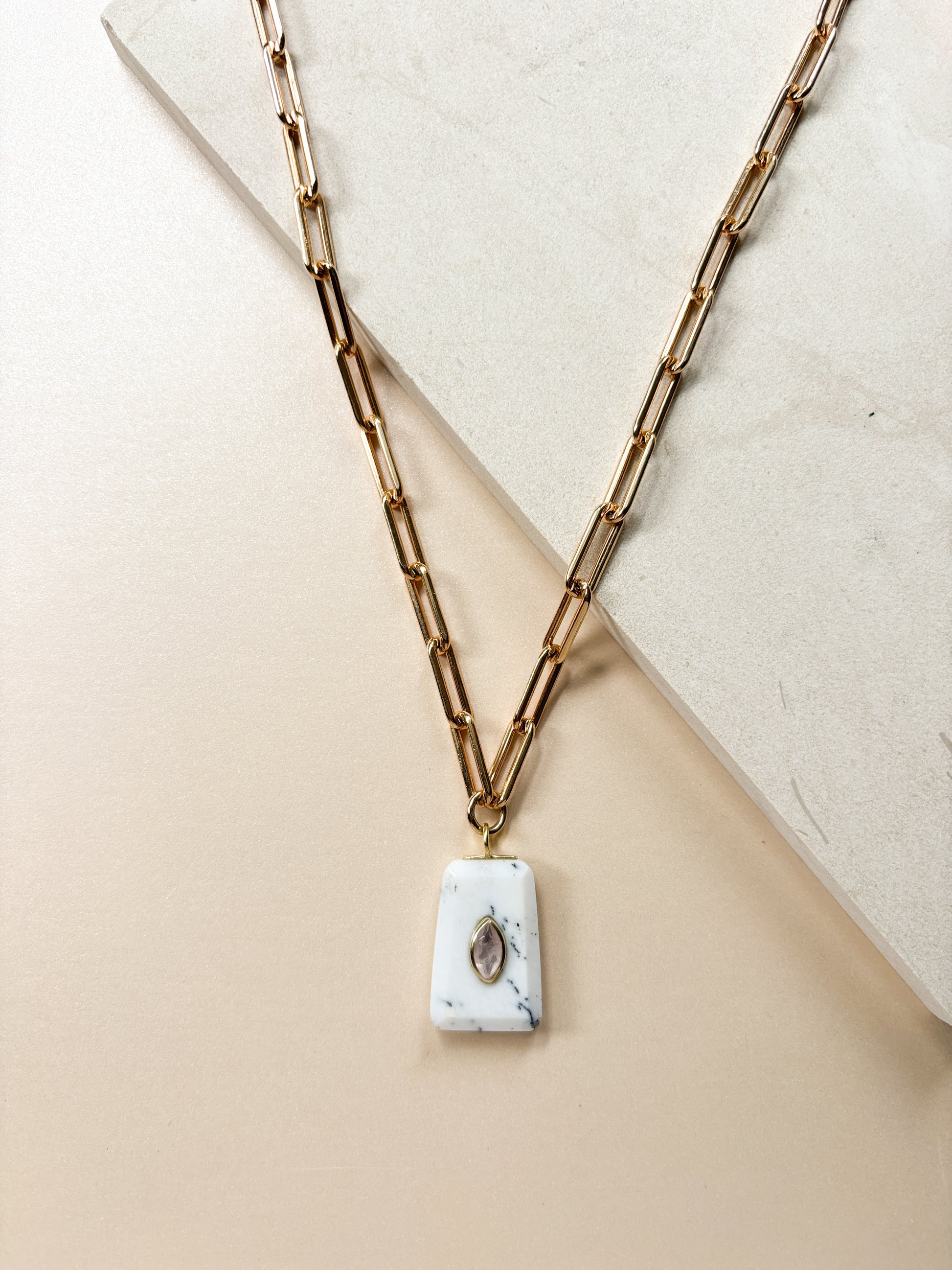 OPELLA NECKLACE