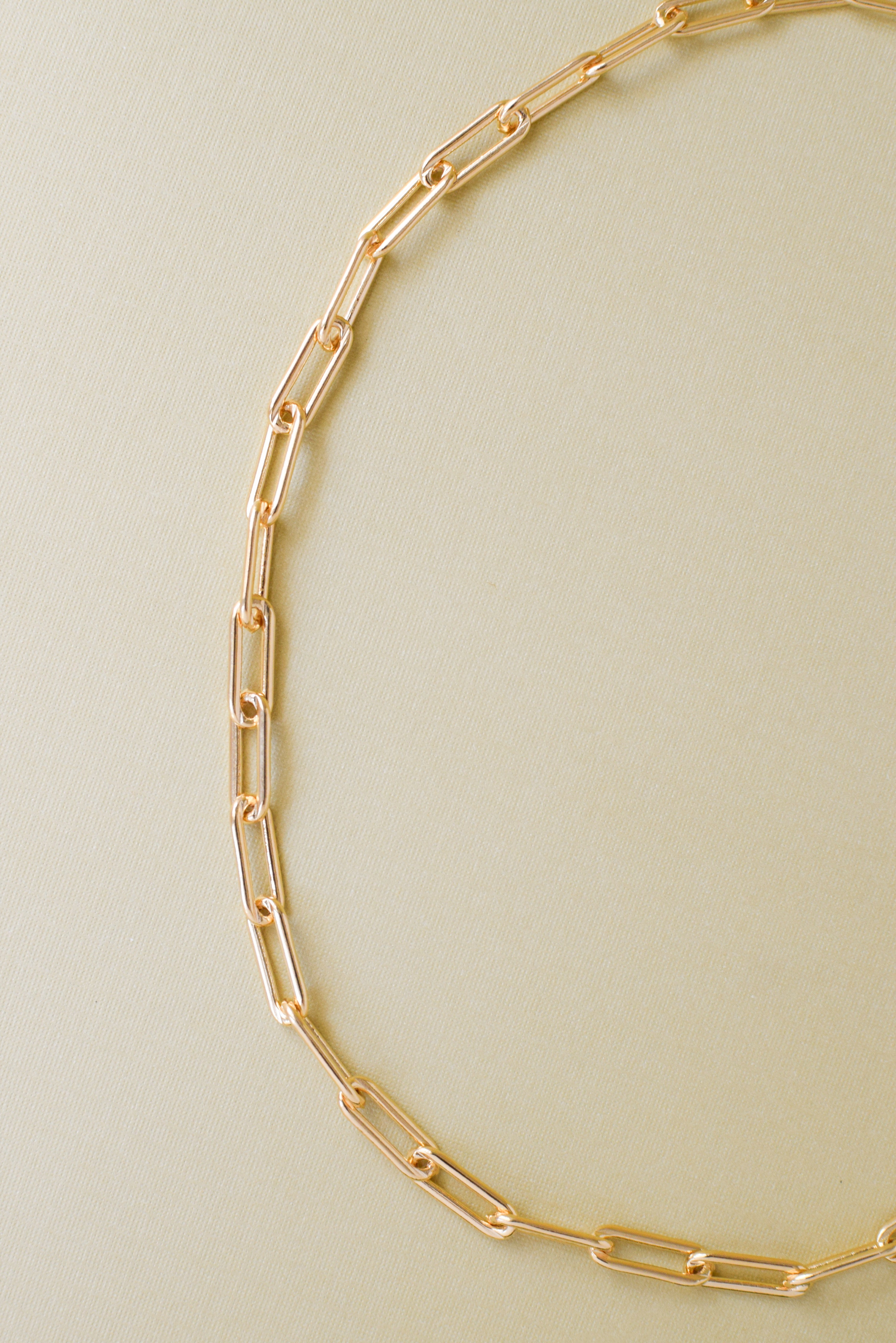 BOLD PAPERCLIP NECKLACE