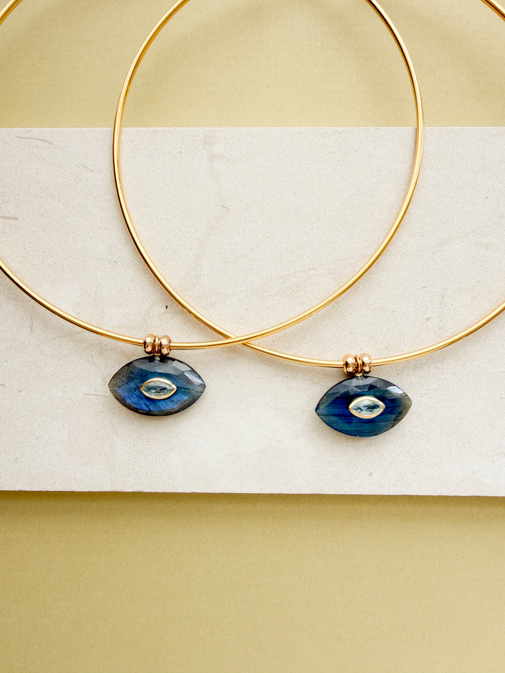 SAGA EVIL EYE COLLAR