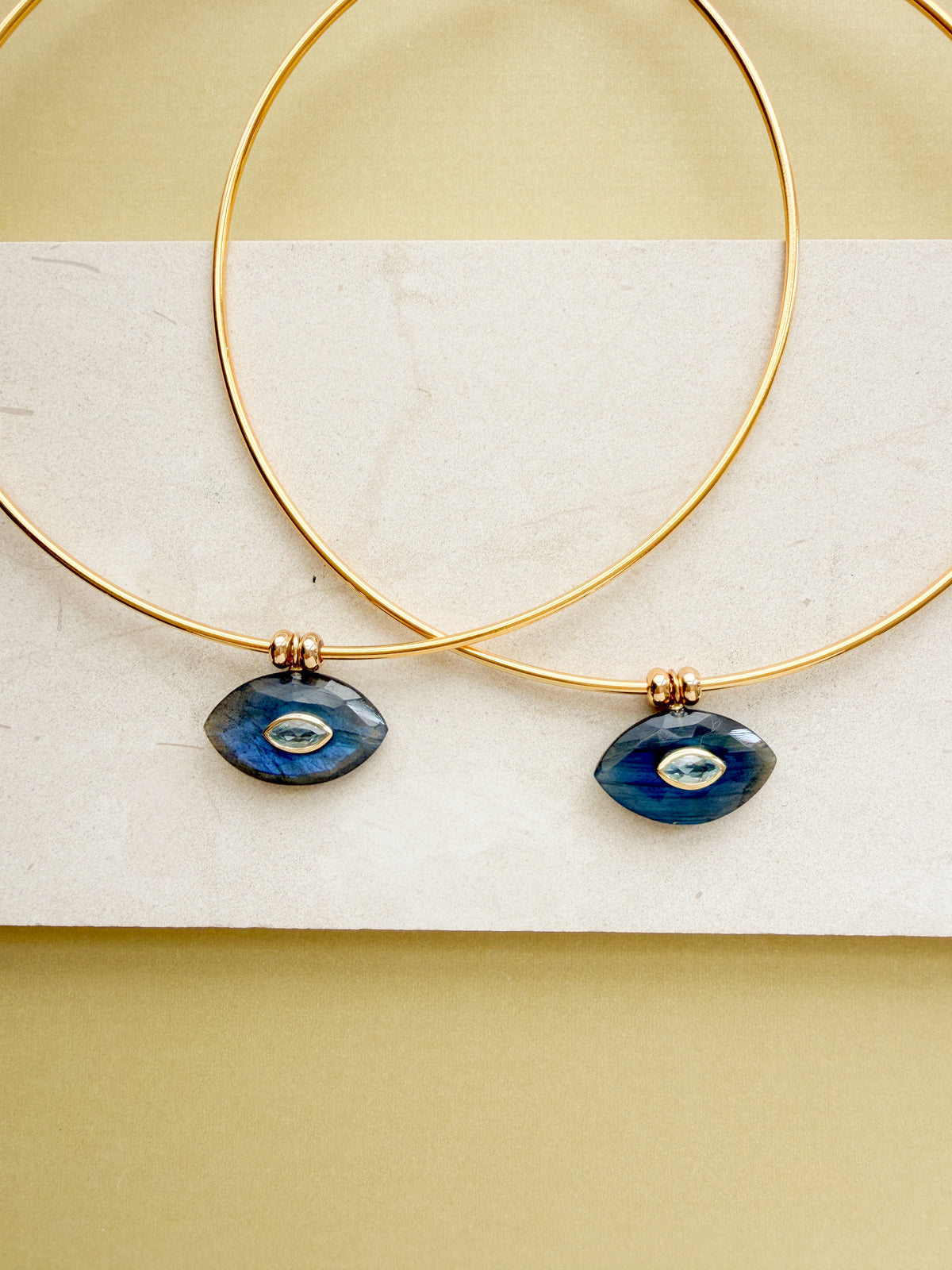 SAGA EVIL EYE COLLAR
