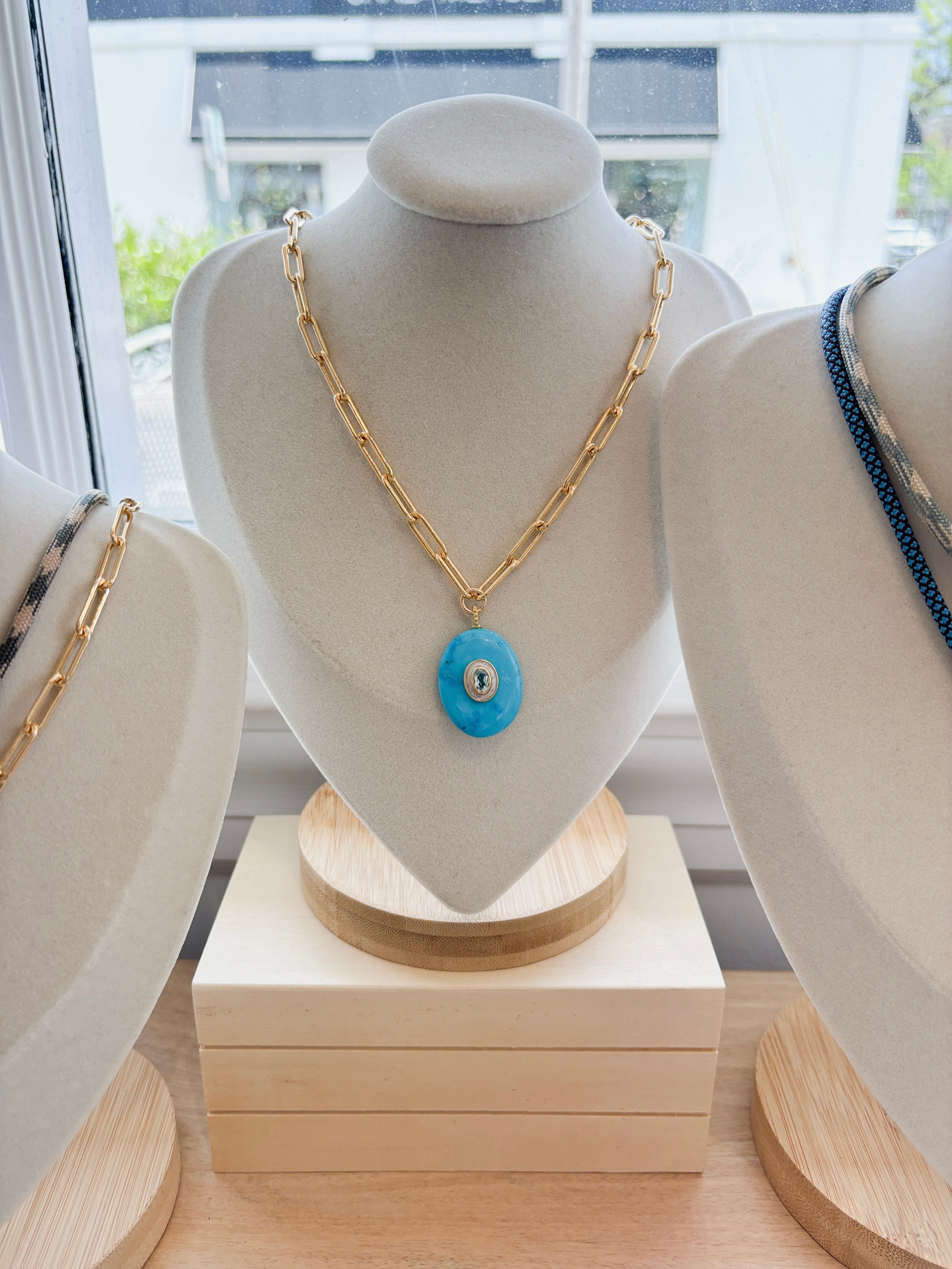 The ICON Pendant Necklace / Blue Howlite