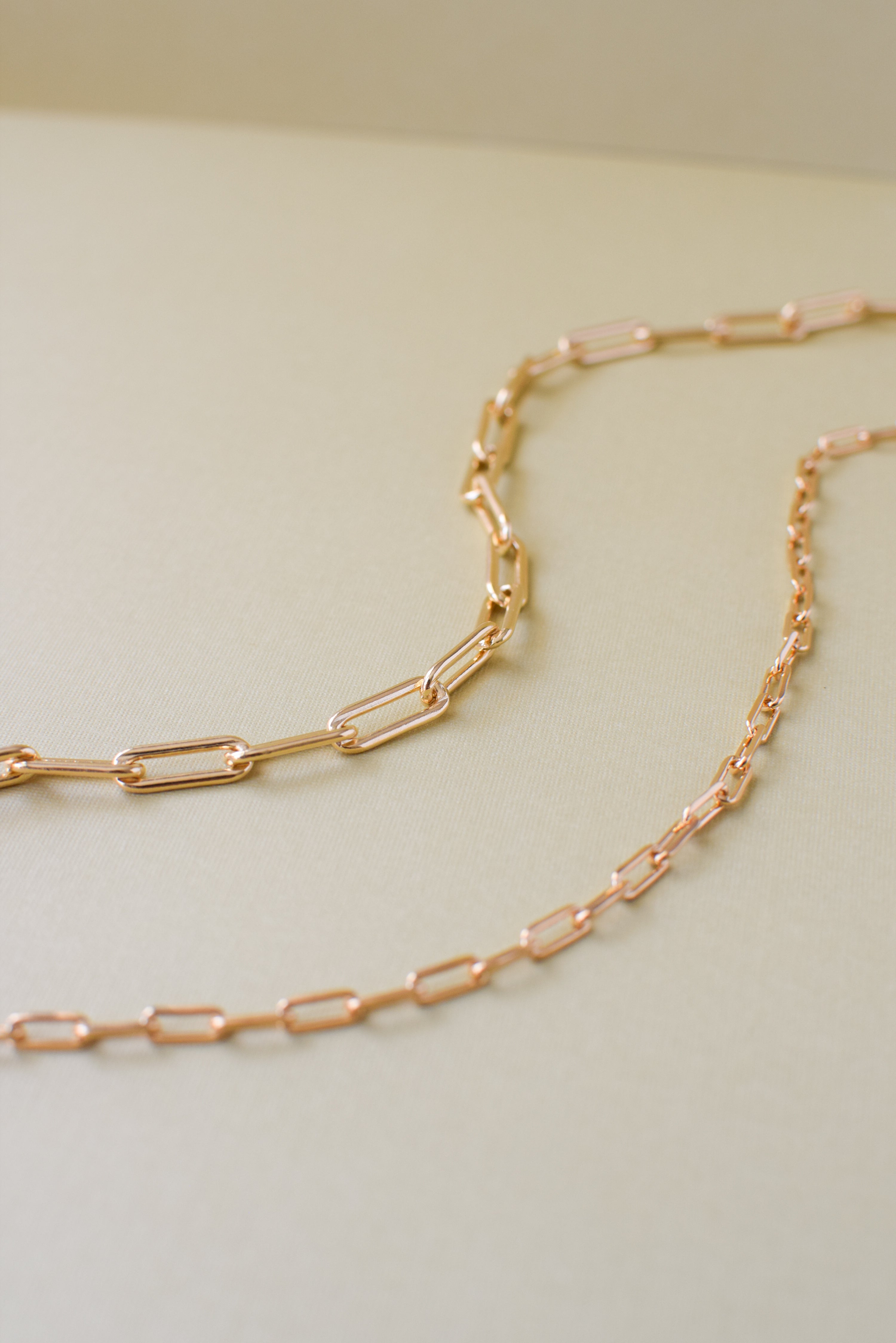 BOLD PAPERCLIP NECKLACE