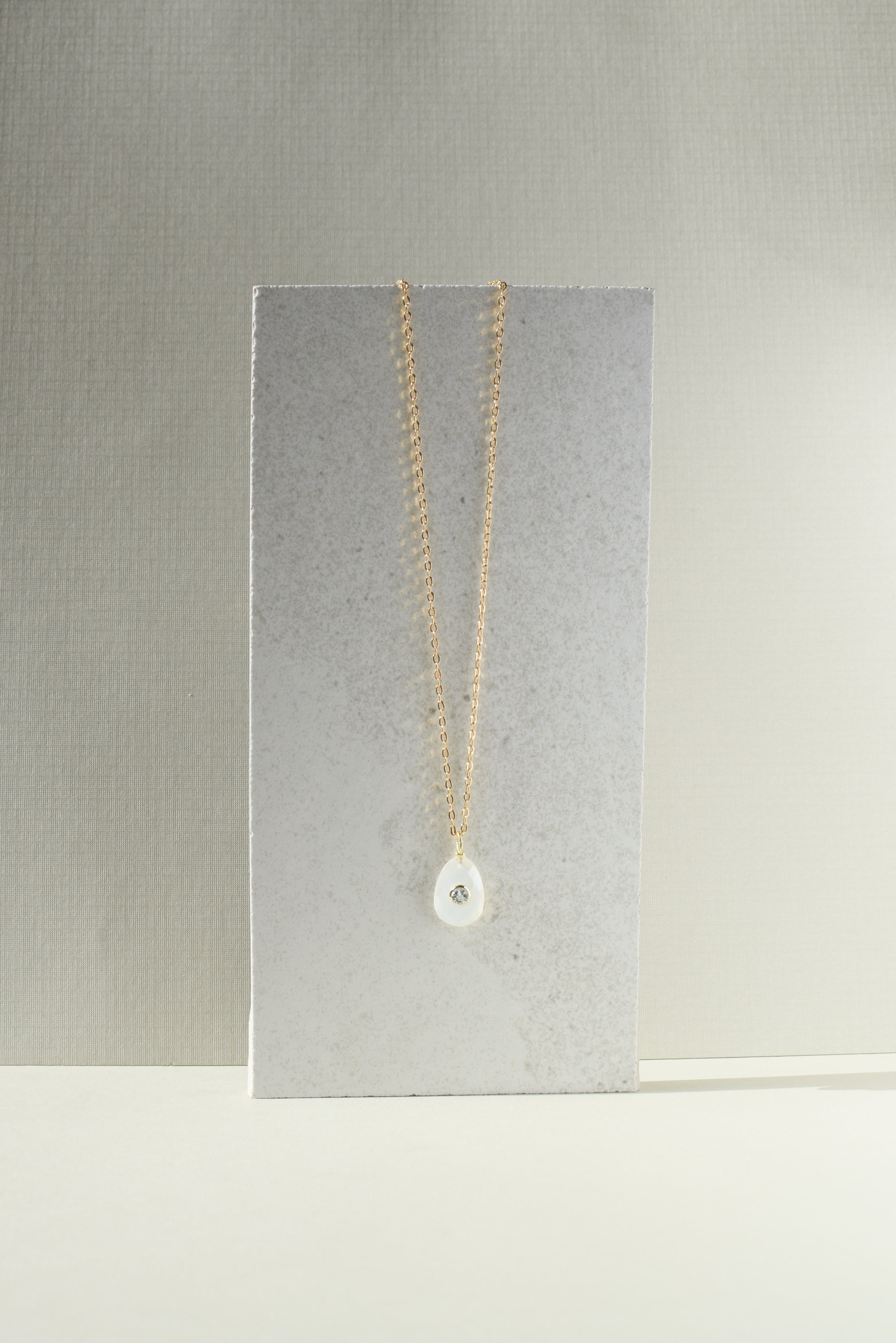 PEACH MOONSTONE TEAR NECKLACE