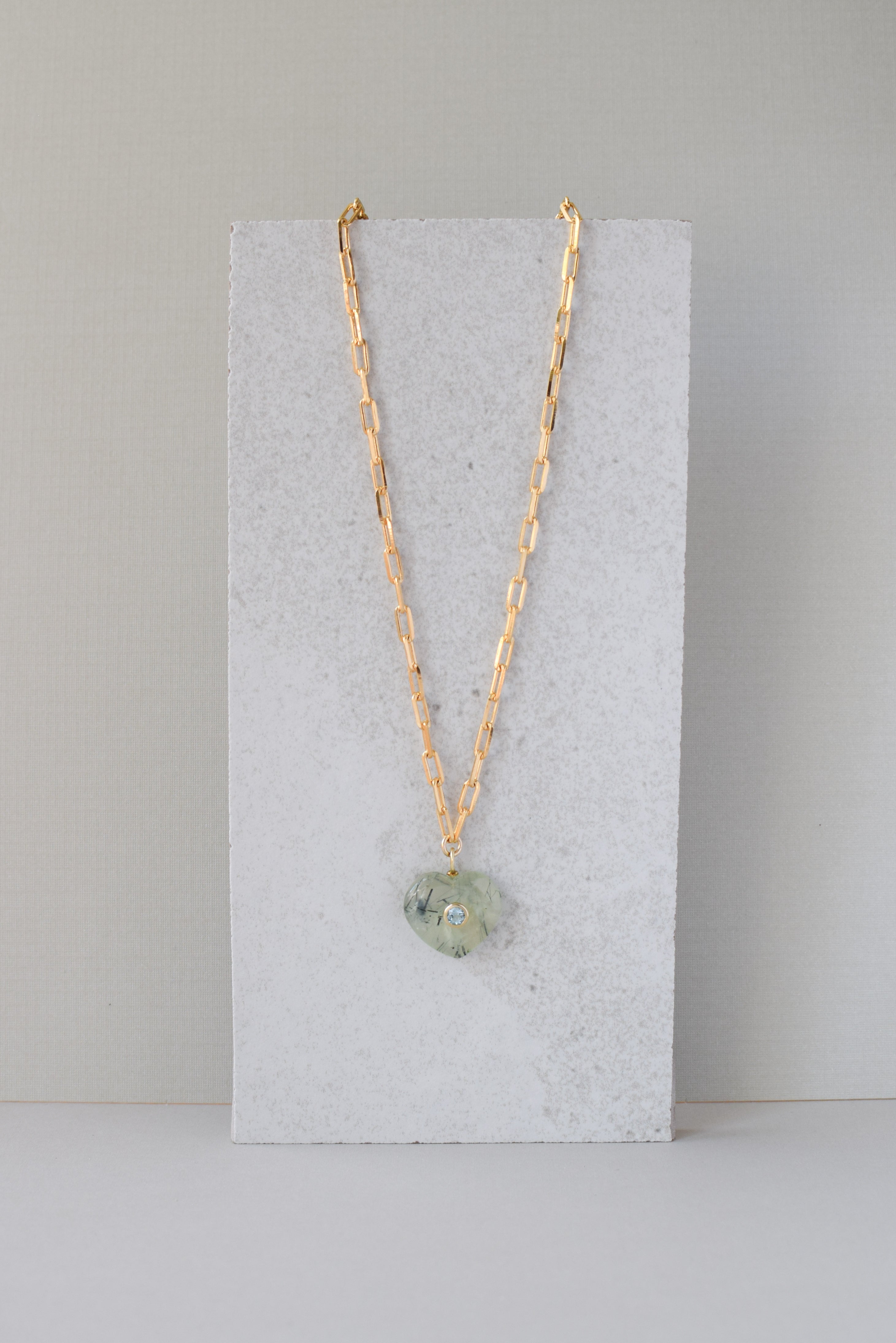 HEART PENDANT NECKLACE / PREHNITE
