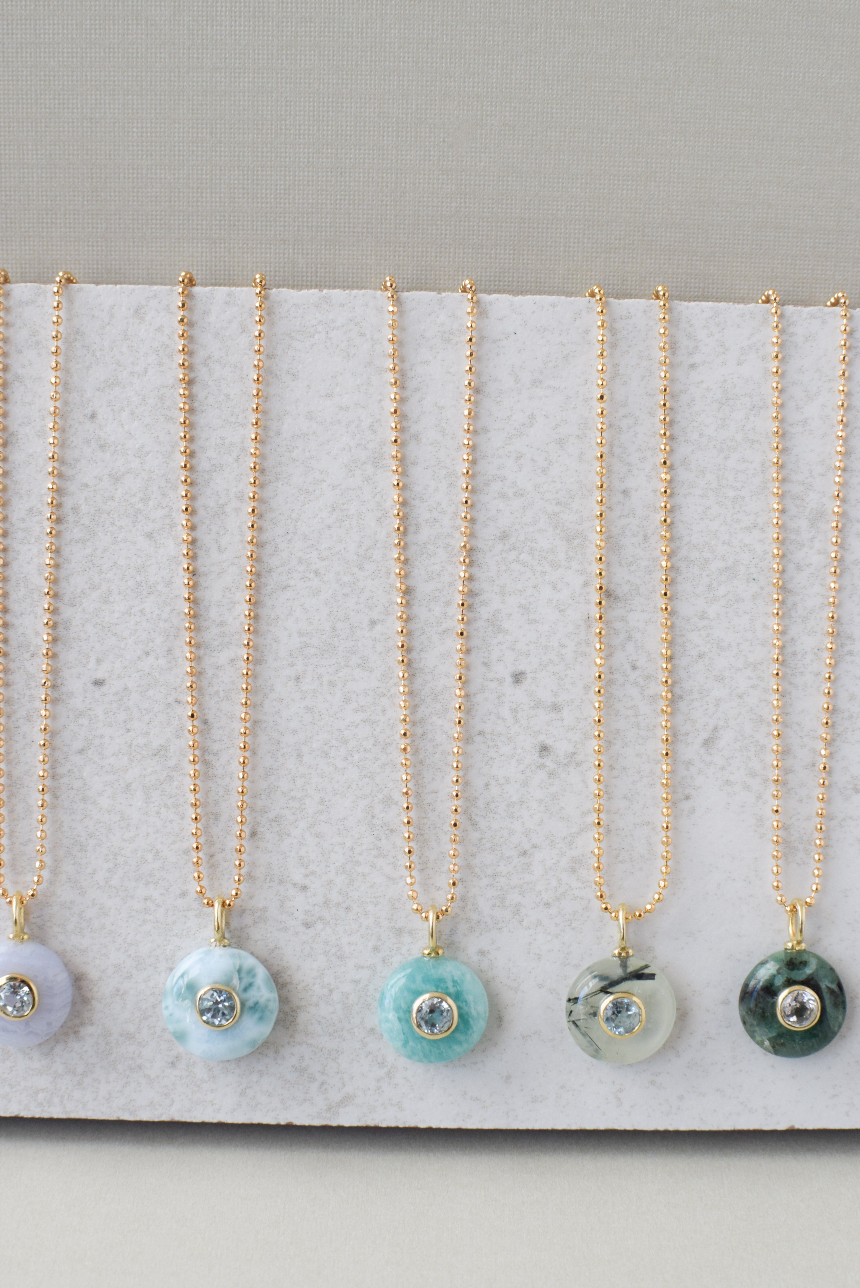 SMALL ROUND GEM NECKLACE