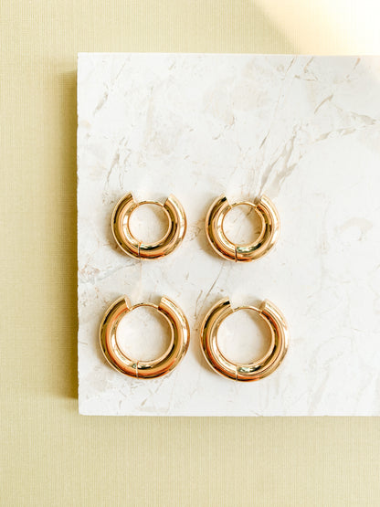 CLASSIC CHUNKY GOLD HOOPS