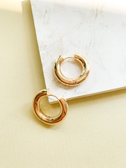 CLASSIC CHUNKY GOLD HOOPS