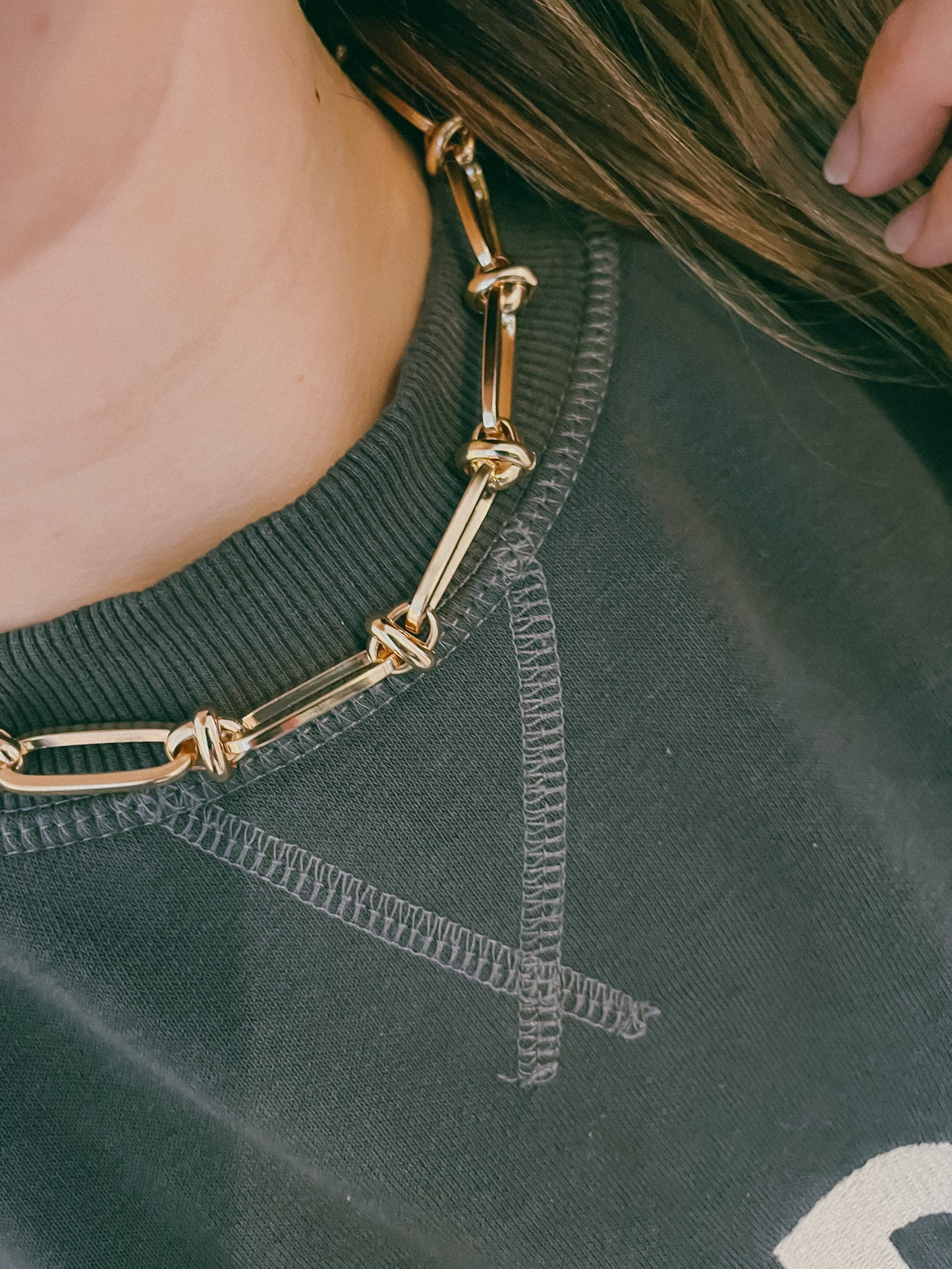 CHAIN NECKLACE