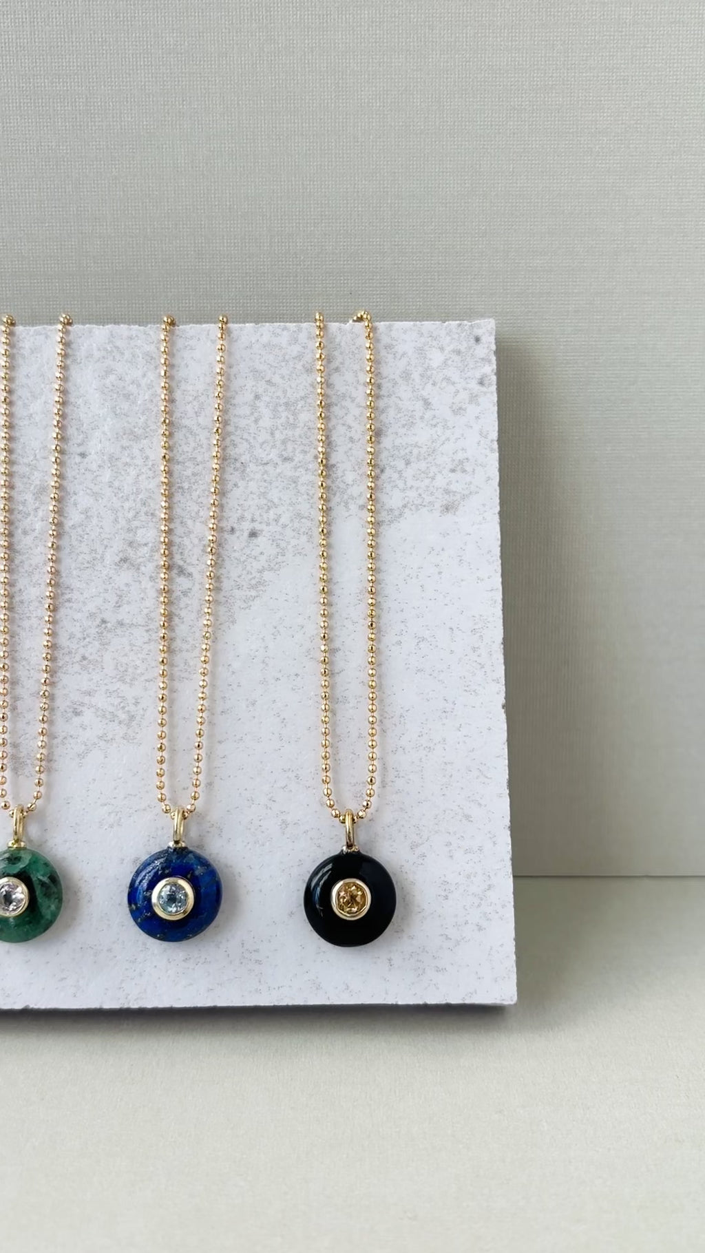 SMALL ROUND GEM NECKLACE